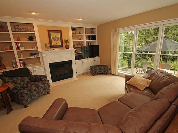 3rd image of 36 Park View Dr