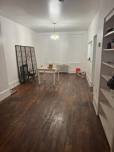 3 bed, 2000 sqft, $1,000 — Photo 2
