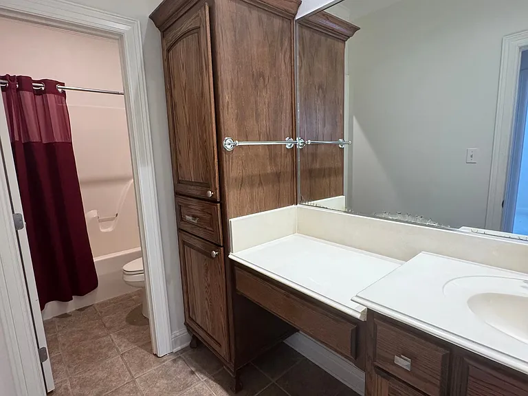 106 Horseguards Ave — Photo 13