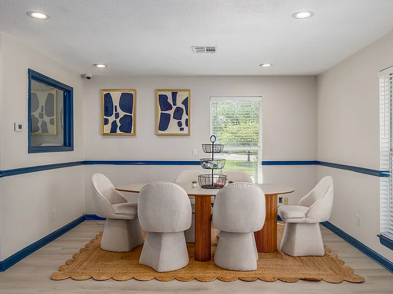 Falcon Point Apartments — Photo 3