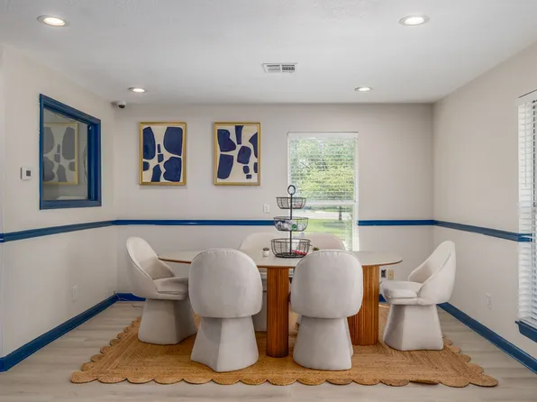 Falcon Point Apartments