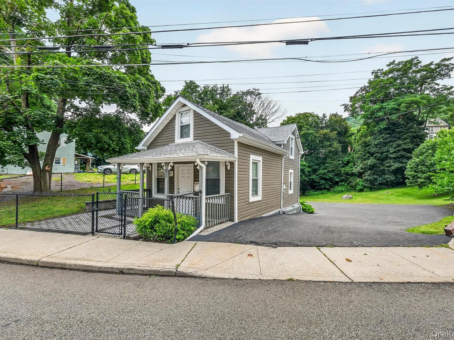 2 bed, 1.0 bath, 627 sqft, $2,600 — Photo 2