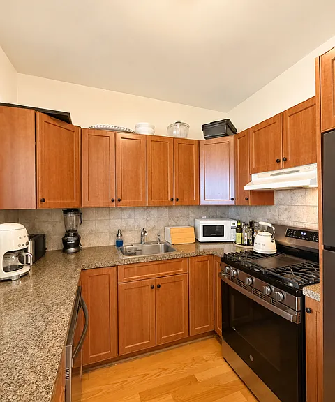 110 Eagle St #2 — Photo 8
