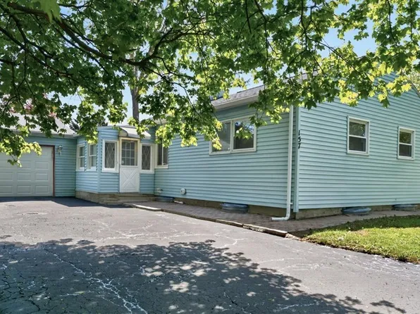 157 Hollybrook Rd, Rochester, NY 14623