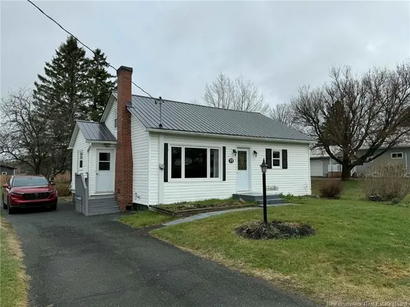 77 Hillcrest Ave, Hartland, NB E7P 1M9
