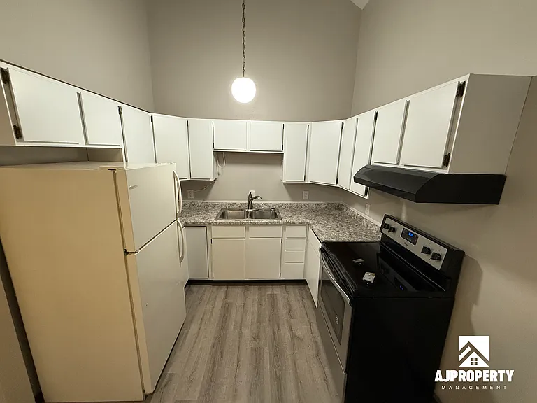 516 N Cliff Ave — Photo 5