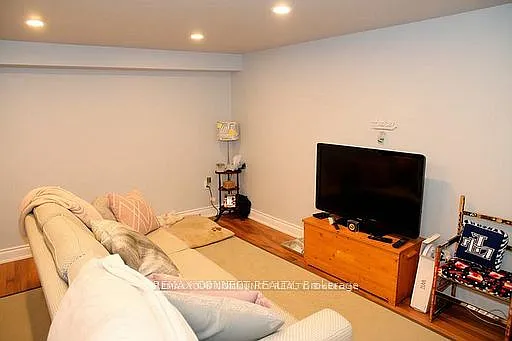 376 Dwight Ave — Photo 21