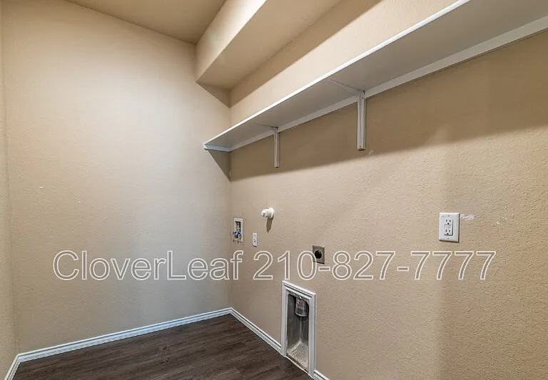 2416 Marty Way — Photo 20