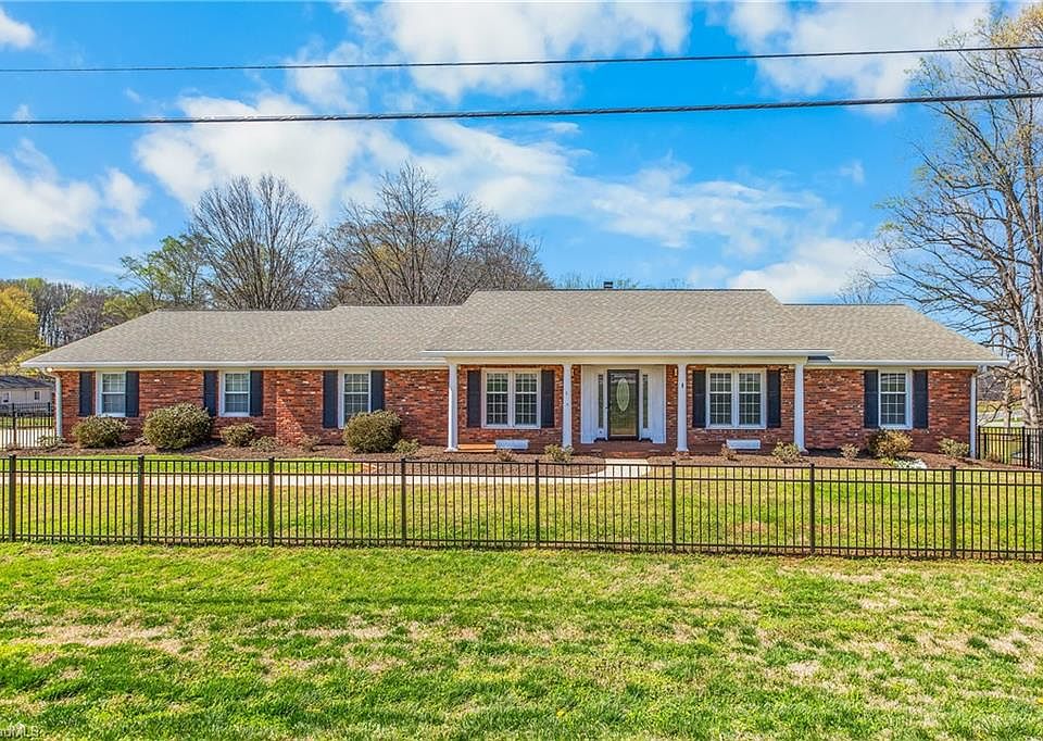 1st image of 1120 Bethania Rural Hall Rd