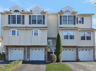 4804 Ridgecrest Dr, Wappingers Falls, NY 12590
