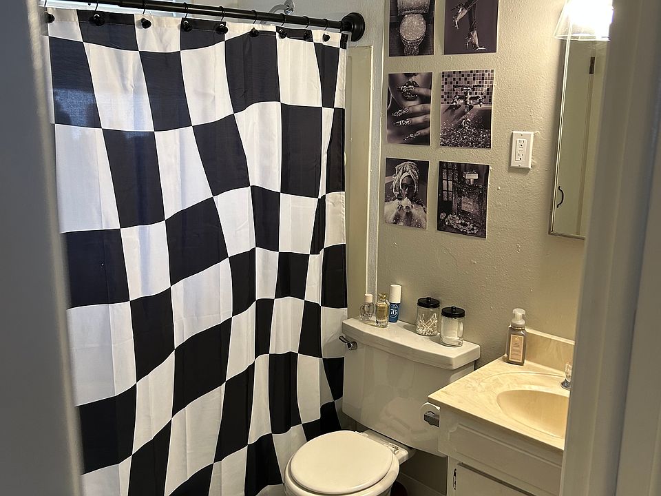 2nd image of 532 E Chicago St APT 4