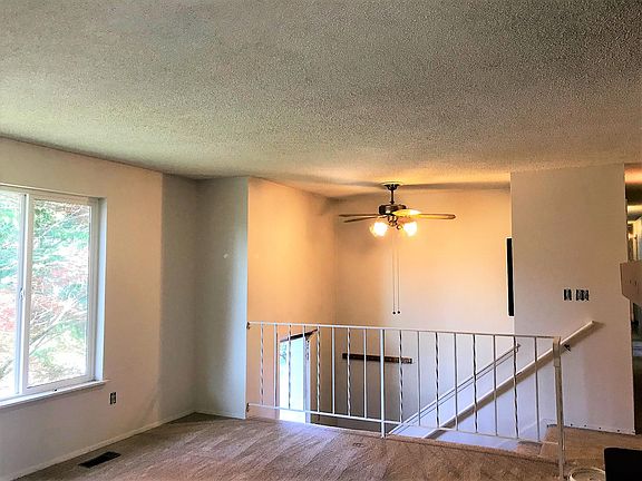 3rd image of 3120 Aegean Blvd NE