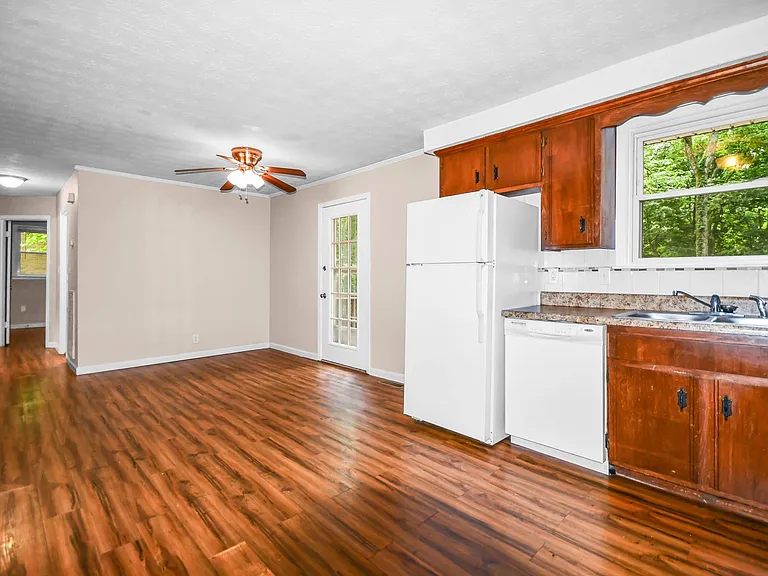 706 Kingsbury Rd — Photo 6