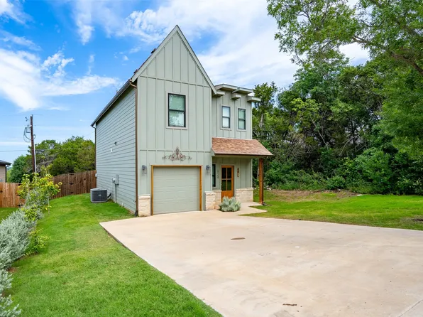 924 Arkansas River Dr, Granbury, TX 76048