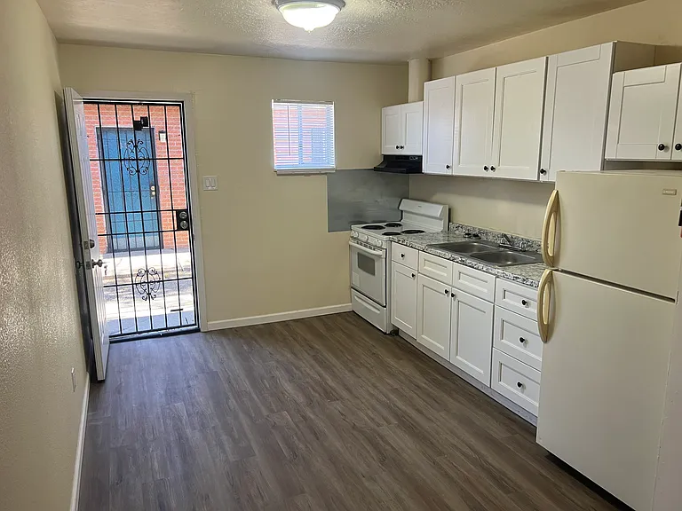 Renovated 2 Bedroom Patio Apts. in UNM South — Photo 24
