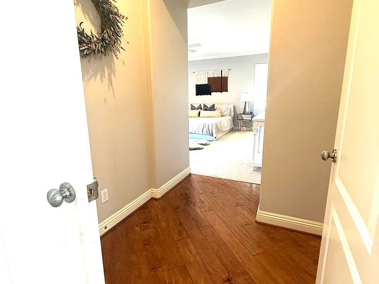 1520 Hillsborough St — Photo 11