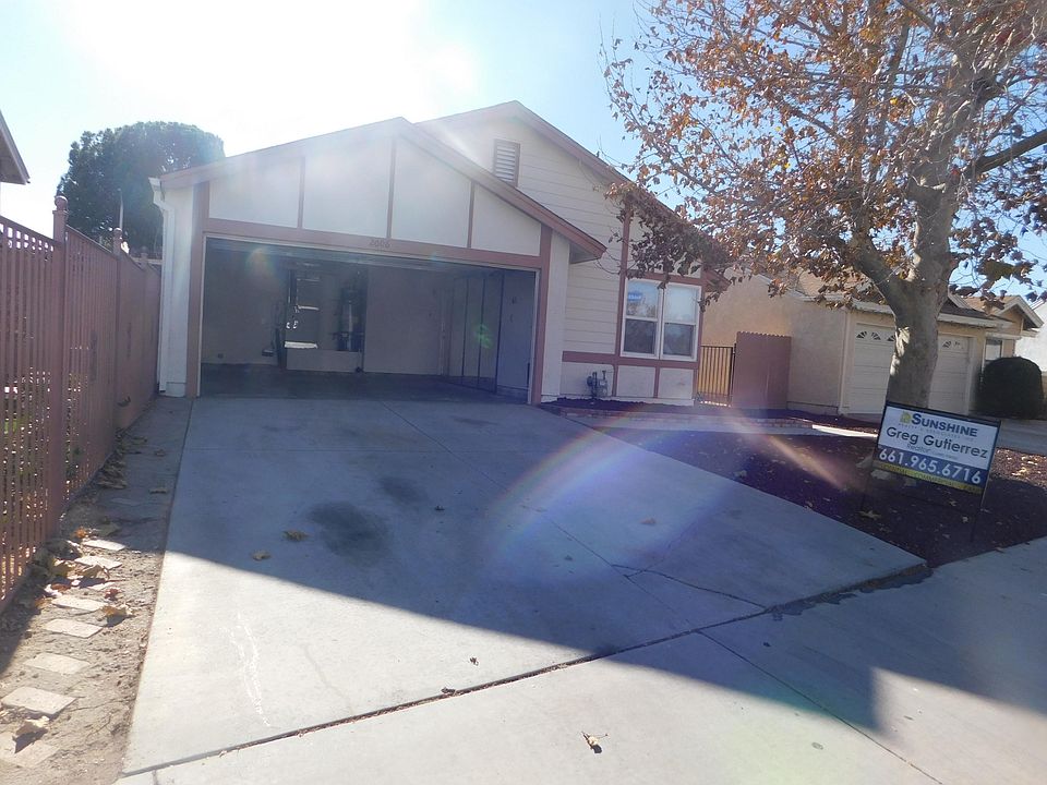 1st image of 2606 E Nandina Dr