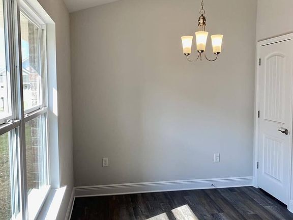 3rd image of 14018 Oak Arbor Dr