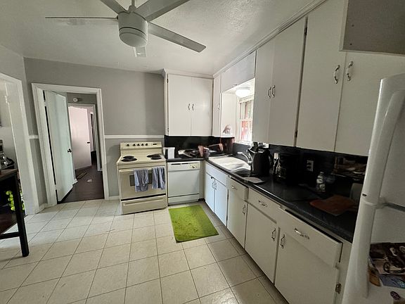 5th image of 318 Vermont Ave
