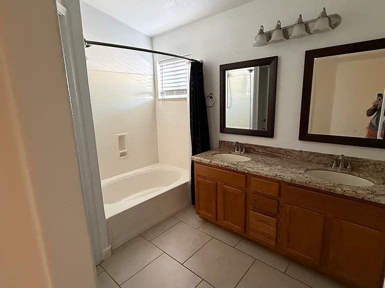 1124 W Laurel Ave — Photo 16