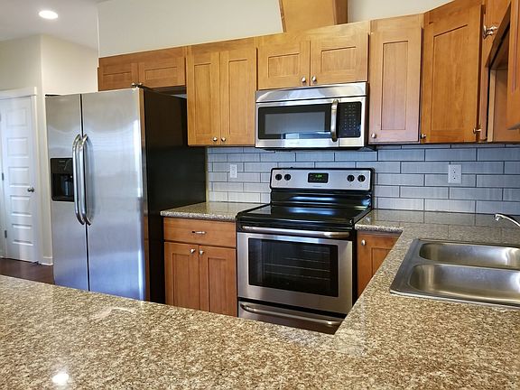 2nd image of 1401 E 2nd St Unit B