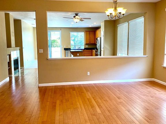 5th image of 20 Nerine Ct