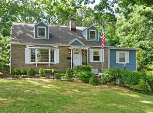 28 Major Applebys Rd, Ardsley, NY 10502