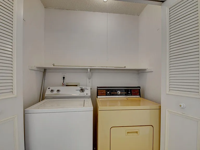 2330 E Fremont Ave #A19 — Photo 12