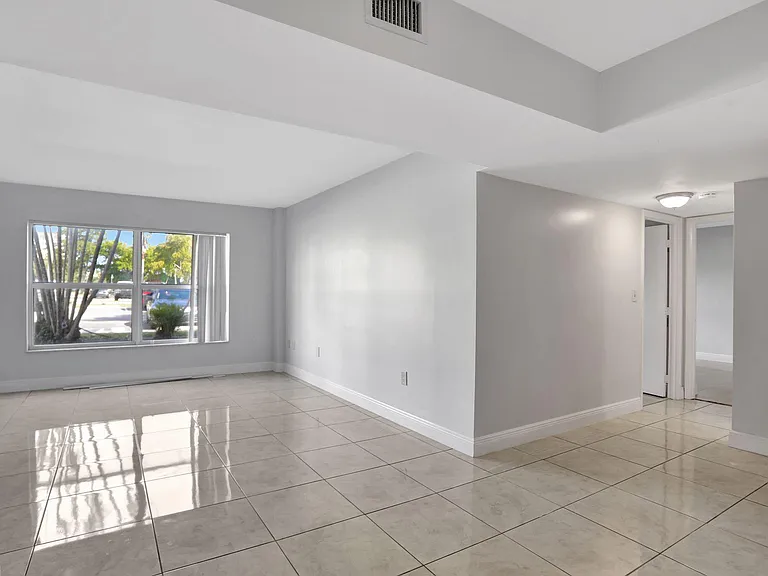 4156 Inverrary Dr #111 — Photo 2
