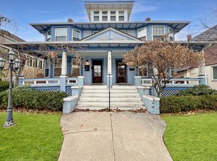 1029 Lakepointe Ave, Grosse Pointe, MI 48230