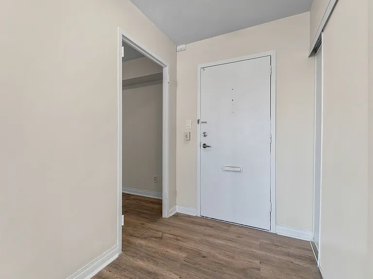 1541 Ouellette Ave — Photo 20