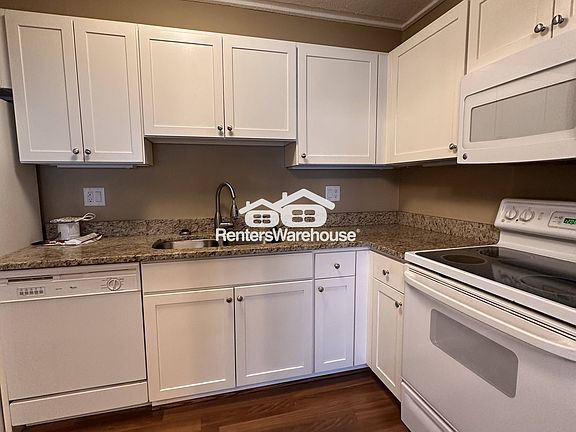 4th image of 10401 Cedar Lake Rd Unit 505