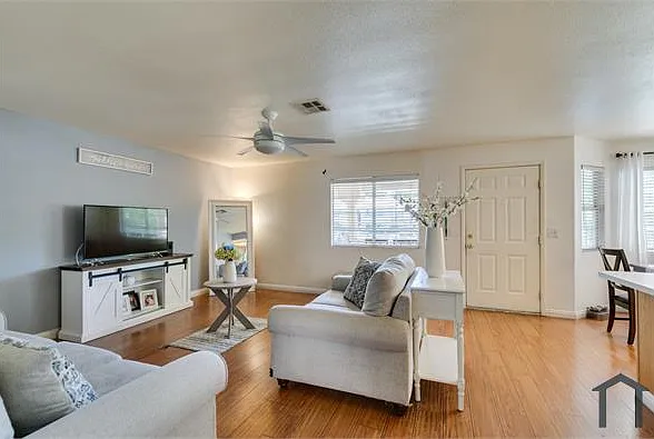 2 bed, $1,480 — Photo 2