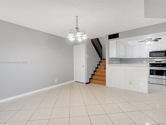 5th image of 4240 Village Dr Unit C