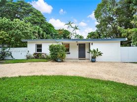 6400 SW 62nd Ct