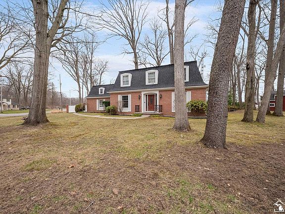 3rd image of 1950 Brookwood Ln