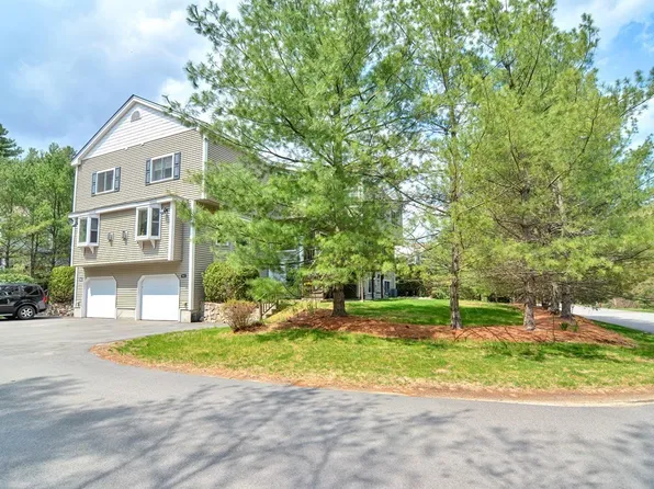 903 Old Bridge Ln, Bellingham, MA 02019