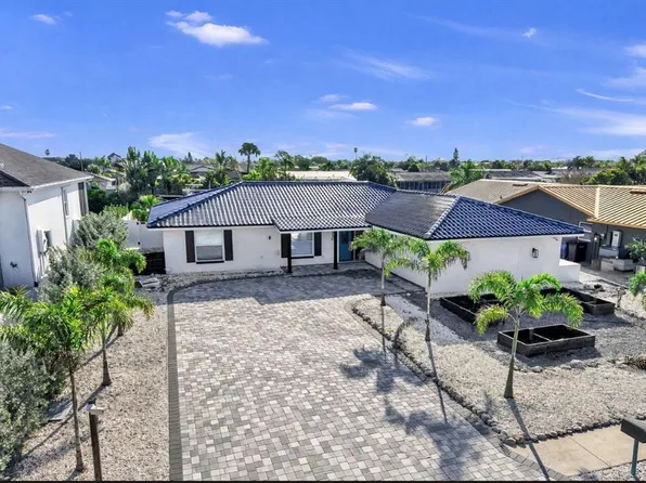 6515 Santiago Ct, Apollo Beach, FL 33572