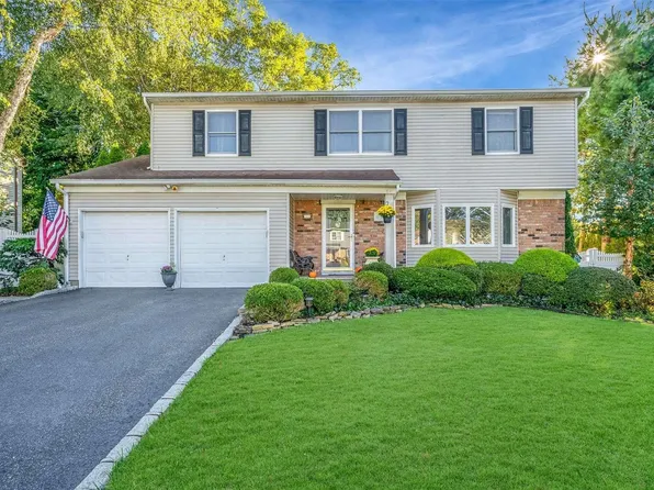 19 Format Lane, Smithtown, NY 11787