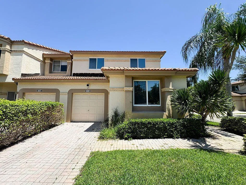 3 bed, 2.5 bath, 2020 sqft, $5,500 — Photo 2
