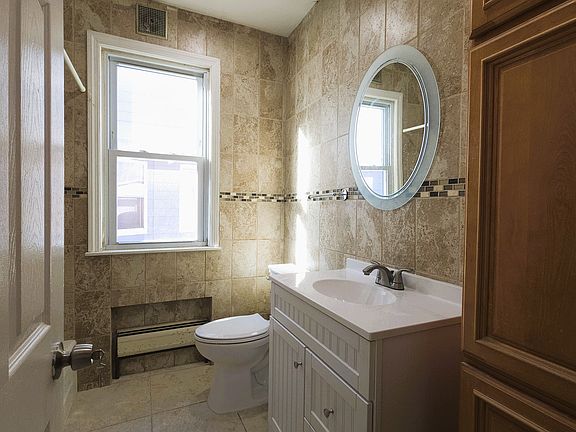4th image of 63 Wildemere Ave #1