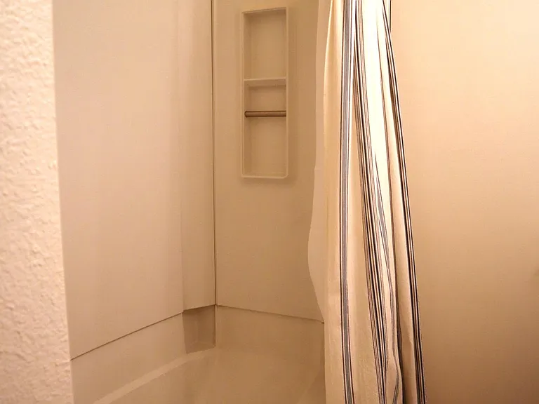 Junior suite bathroom