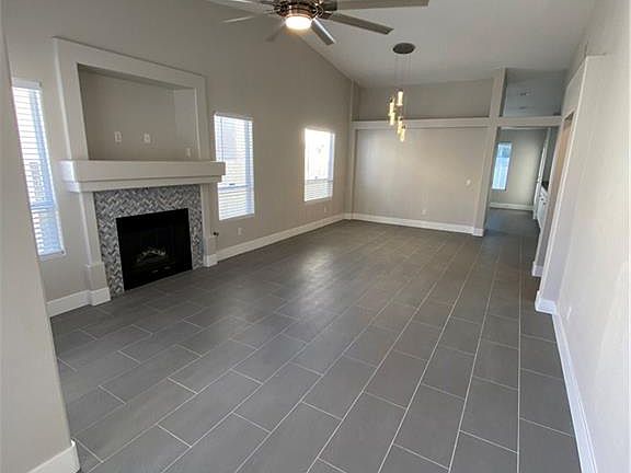 4th image of 3304 Moon River St