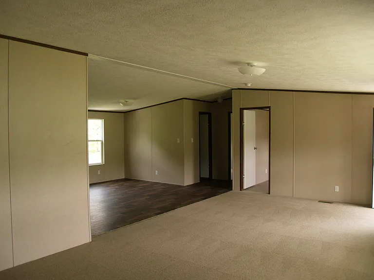 162 Brandenburg Dr — Photo 3