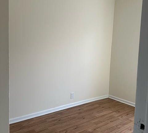 4th image of 226 Sommerville Pl #3