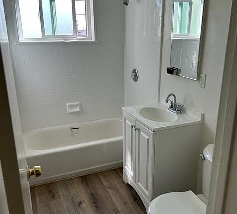 4th image of 1650 W Pampas Ln