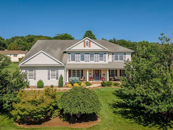 855 Wild Cherry Ln, Harrisonburg, VA 22801