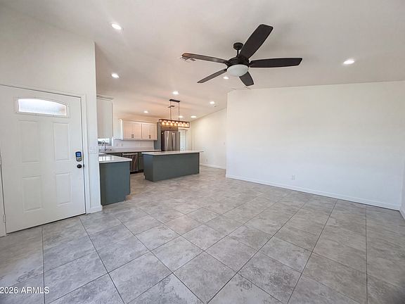 3rd image of 11031 E VINE Avenue