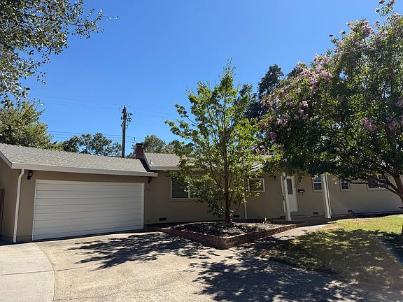 4th image of 8808 Mohawk Way