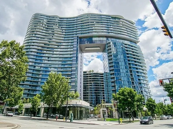 87 Nelson St #886, Vancouver, BC V6Z 0E7